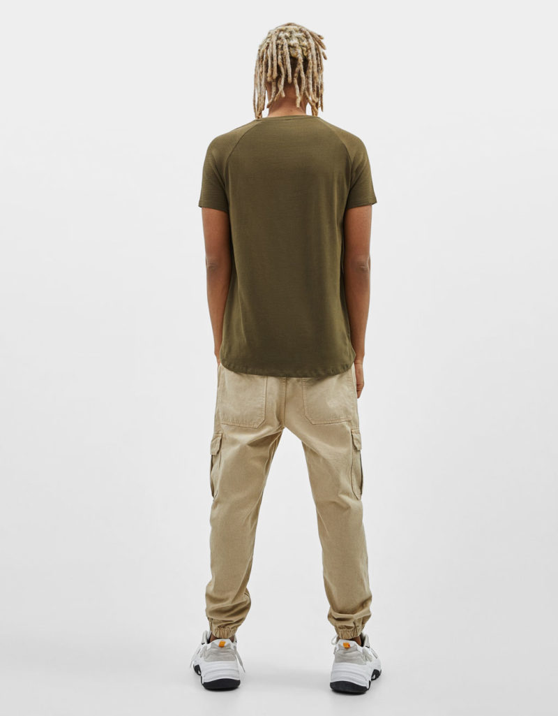 Raglan sleeve T-shirt